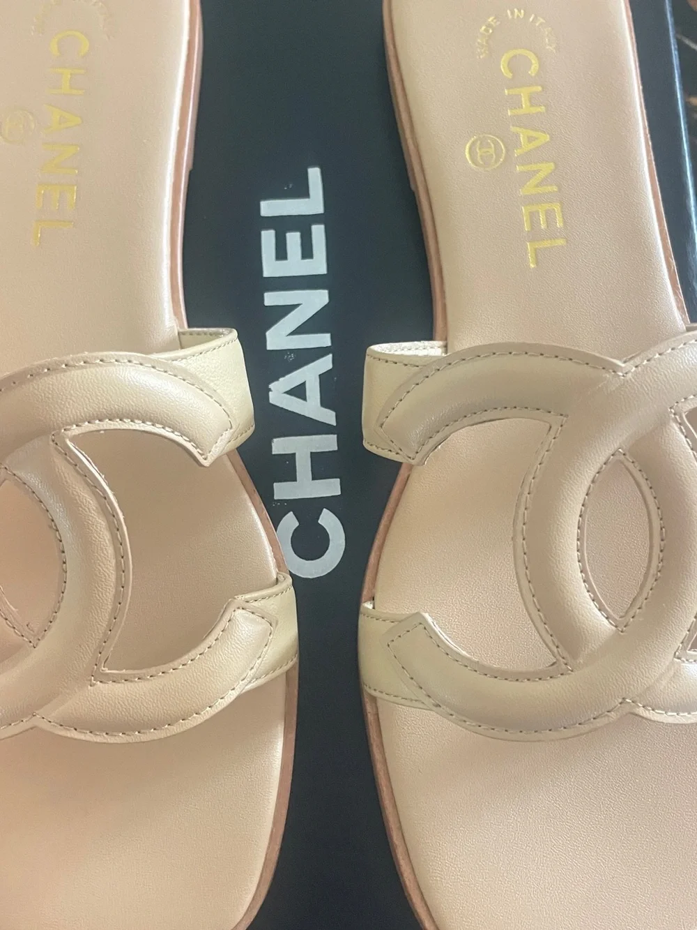 CHANEL Genuine Leather Cream Beige Interlocking CC Slide Sandals